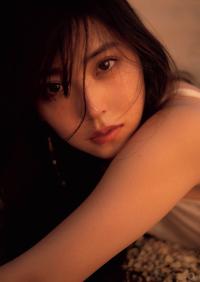 白間美瑠 水着ビキニ画像アーティストに変身中 元アイドルが目指す「世界」