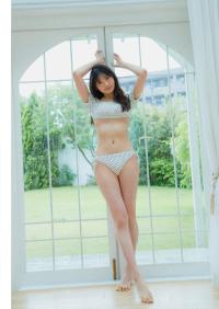 NGT48 3代目キャプテン初水着に挑戦! 藤崎未夢