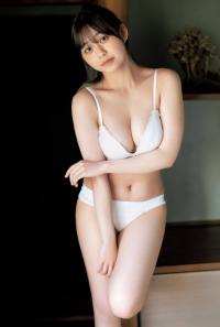 美澄衿依 水着ビキニ画像 キュートな笑顔にマシュマロボディが魅力的