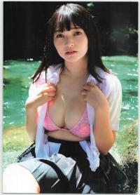佐山すずか 夏の太陽に負けない17歳の輝きと磨き上げられた 完璧ボディをご堪能ください。