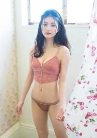 美しき18歳の最旬女優・吉田あかり 水着グラビア - 芸能アイドルモデル女優水着画像集