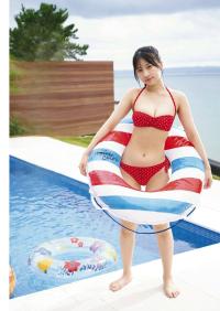 HKT48のドラフト3期生 伊藤優絵瑠が18歳最後の 初水着グラビアに挑戦!