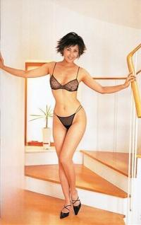 岡本夏生 あのスーパーボディが大全開【水着下着画像】 ハイレグ