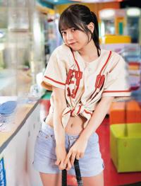 黒嵜菜々子 若さ溢れる躍動感 弾けるボディでフルスイング! - 芸能アイドルモデル女優水着画像集