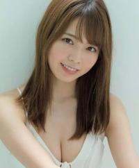 西村歩乃果 最新グラビア水着画像②