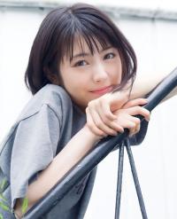 浜辺美波 グラビア画像①