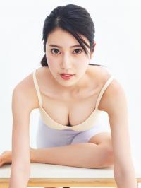 阿部なつき 最新グラビア水着画像②