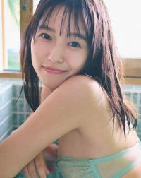志田音々 最新グラビア水着画像⑪