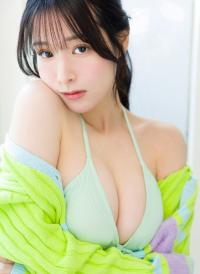 葉月くれあ 最新グラビア水着画像②