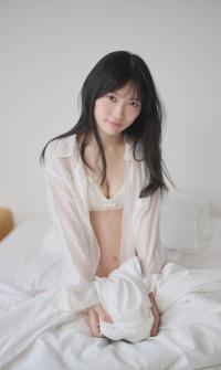 黒崎氷菜 最新グラビア水着画像