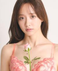 森香澄 最新グラビア水着画像⑤