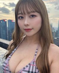 成瀬いな 最新グラビア水着画像