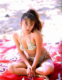 山田まりや ビキニ画像!若い頃のかわいさがたまらない!