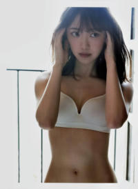 堀未央奈 水着グラビア画像