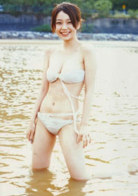 秋山奈々 ビキニ画像!若い頃のかわいさと美スタイルがたまらない!