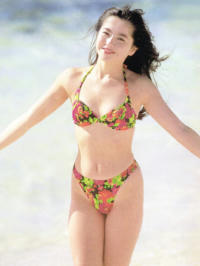 三浦理恵子 ビキニ画像!若い頃の抜群のスタイルがたまらない!
