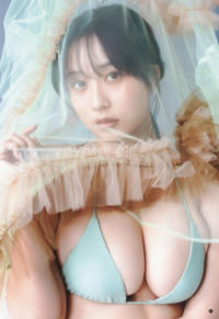 溝端葵(みぞばたあおい)グラビア水着画像