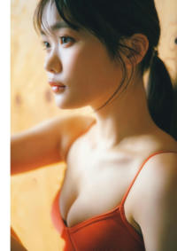 ミスマガ2024・尾茂井奏良、大輪を咲かせる衝撃の水着グラビア!